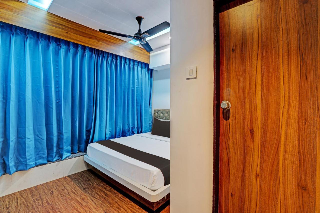 Collection O Hotel Swarg Surat Bagian luar foto