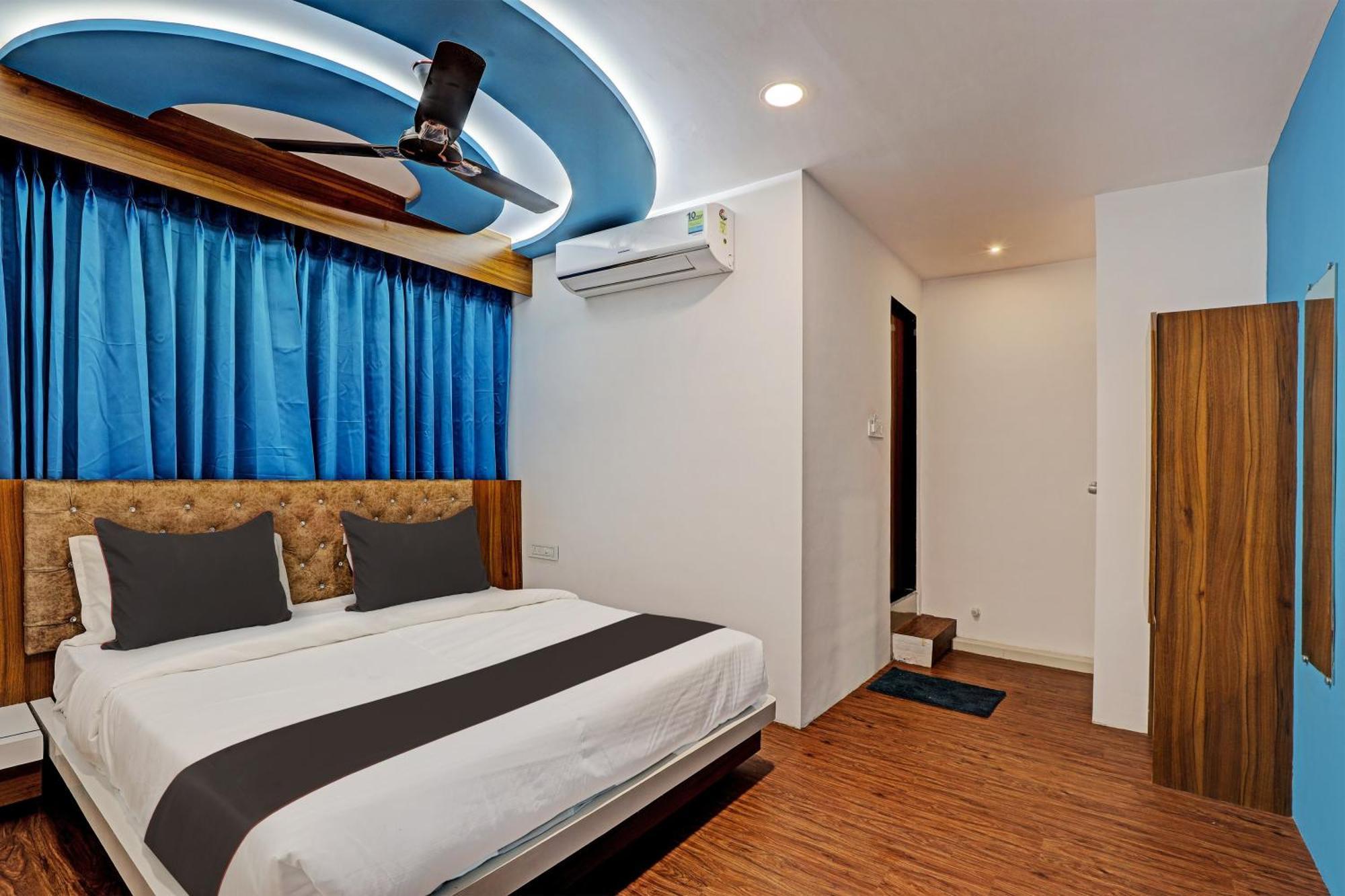 Collection O Hotel Swarg Surat Bagian luar foto