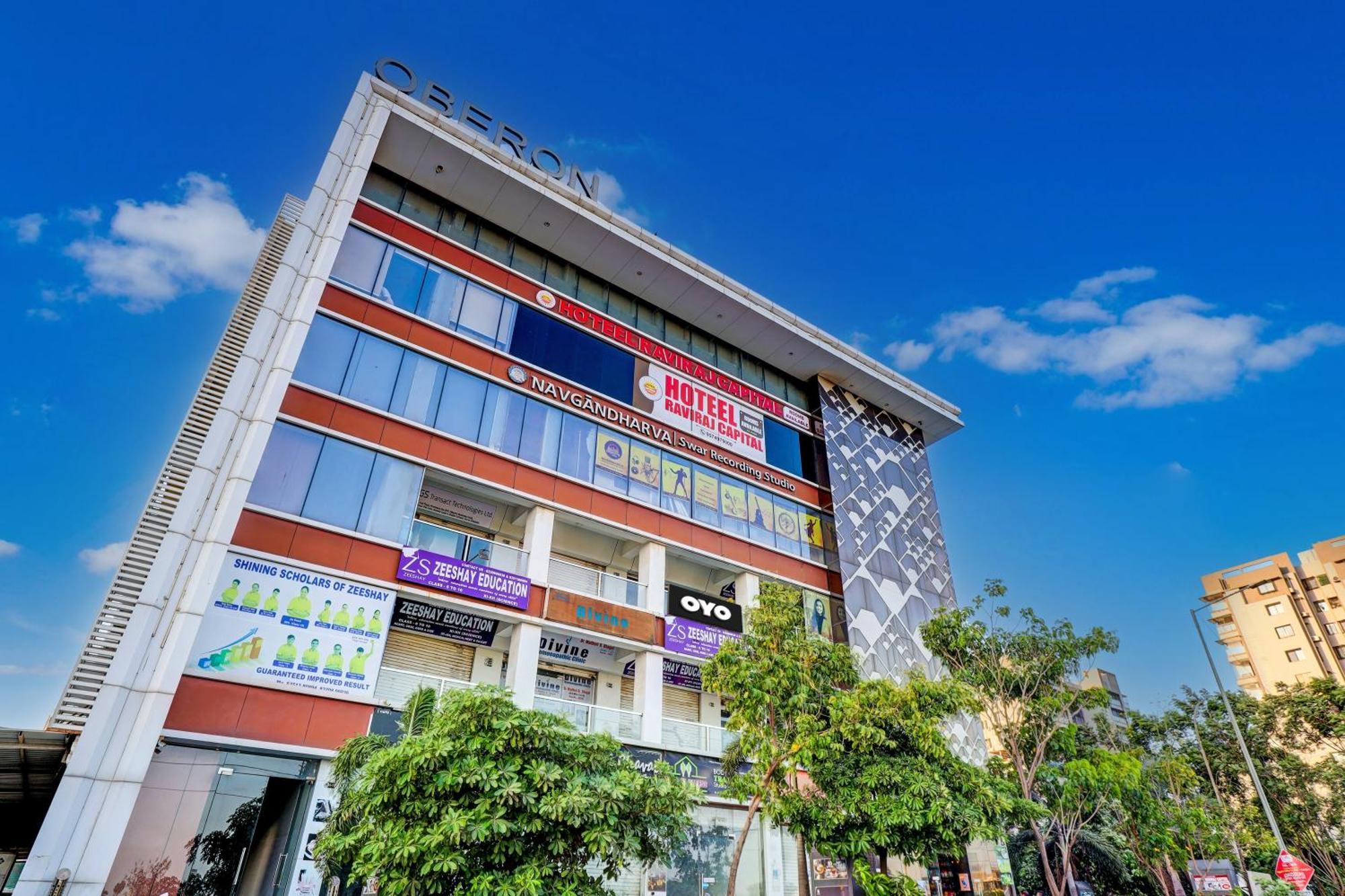 Collection O Hotel Swarg Surat Bagian luar foto